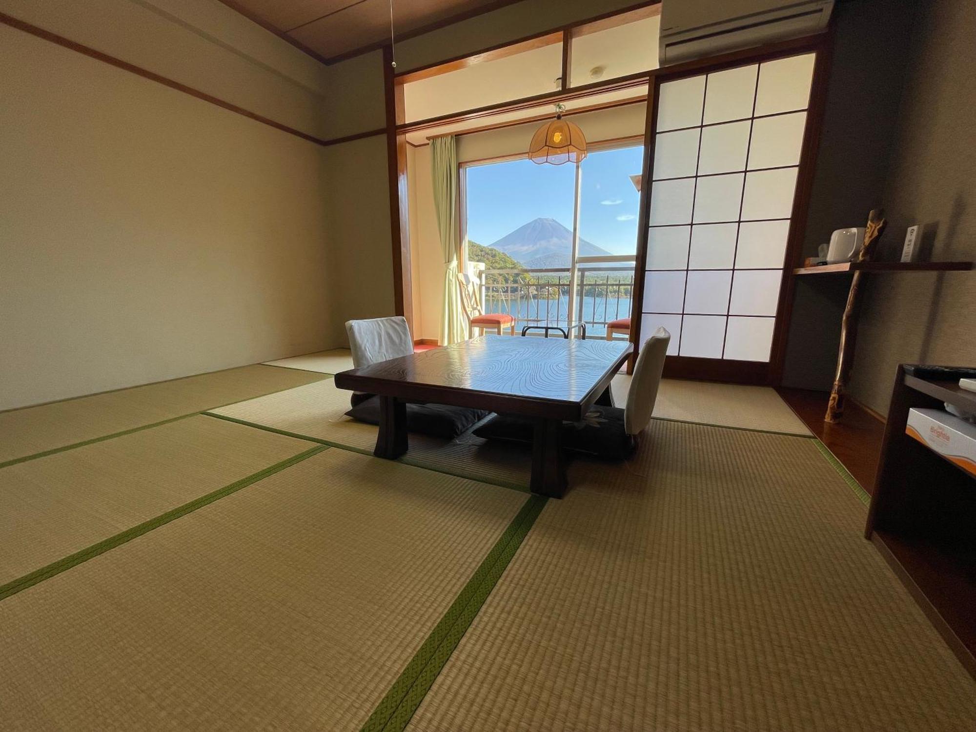 Shoji Lake Hotel Fujikawaguchiko Buitenkant foto